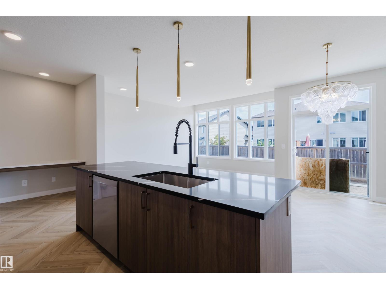 20632 43 AV NW, Edmonton