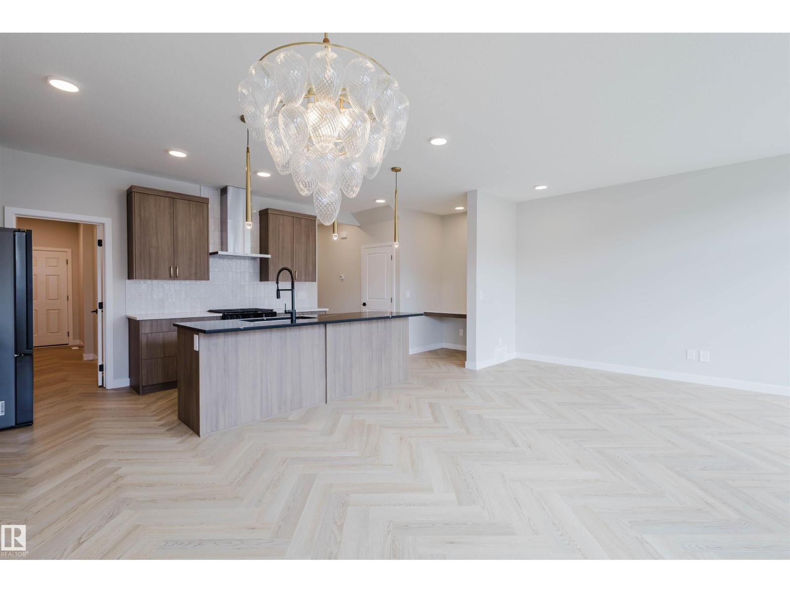 20632 43 AV NW, Edmonton