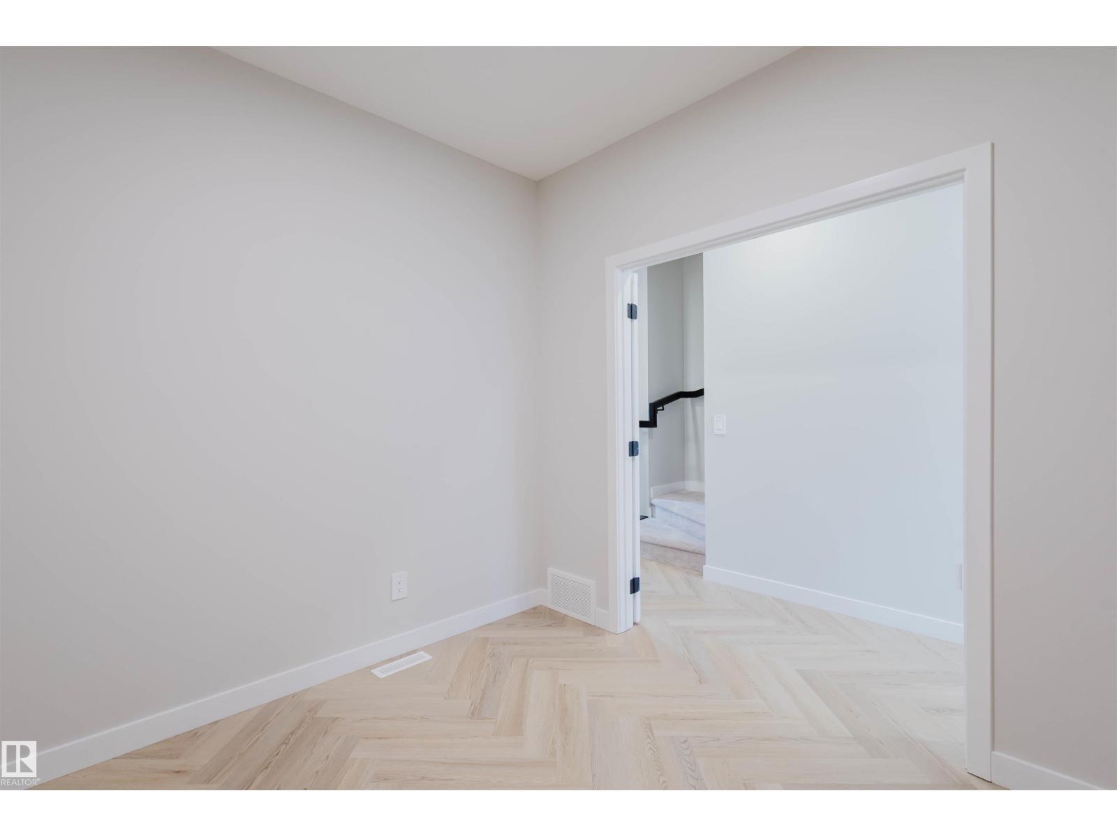 20632 43 AV NW, Edmonton