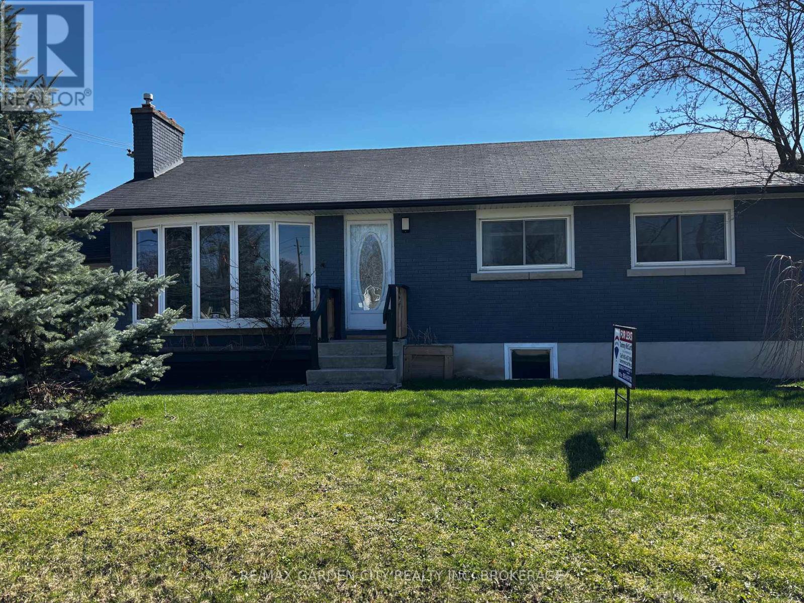 MAIN FLOOR - 59 JACOBSON AVENUE