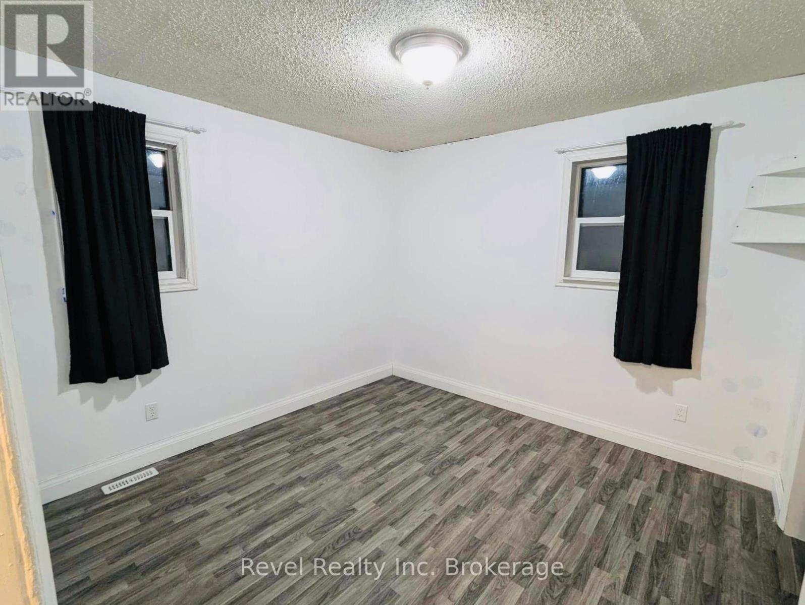 214 FOTHERINGHAM AVENUE - 16