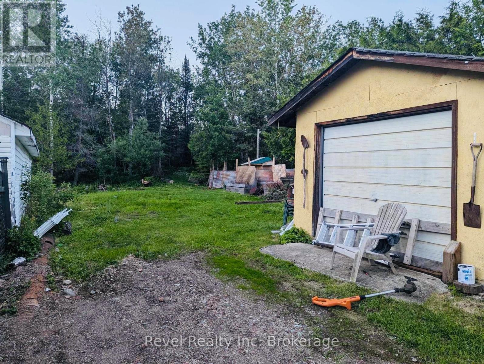 214 FOTHERINGHAM AVENUE - 27