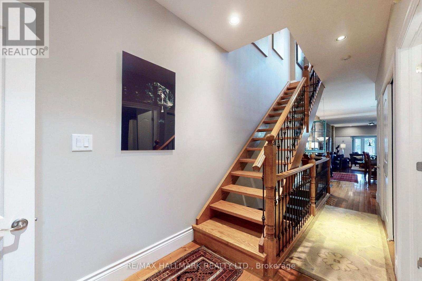 2184 QUEEN STREET E - 21