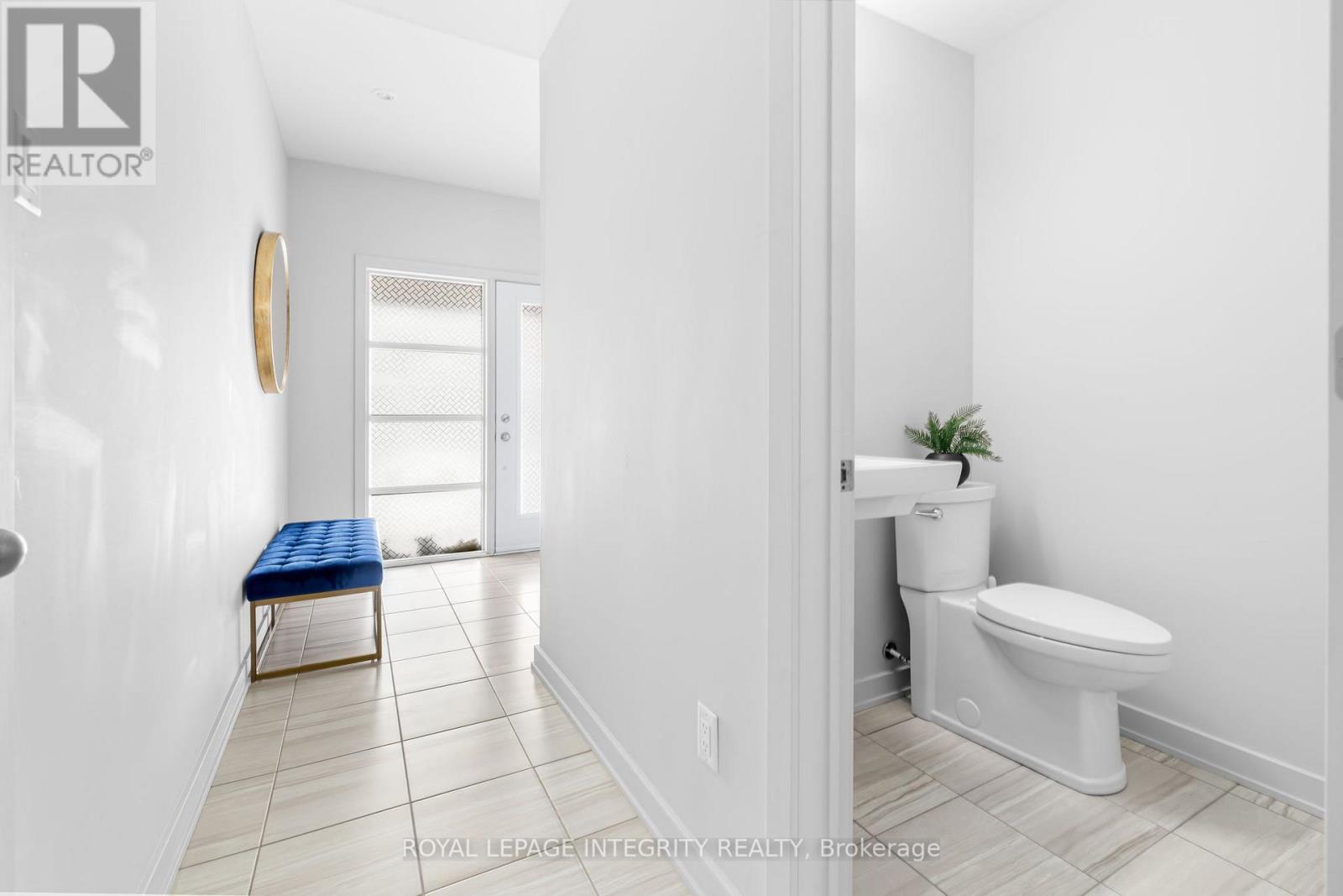 Foyer reversed facing half bathroom