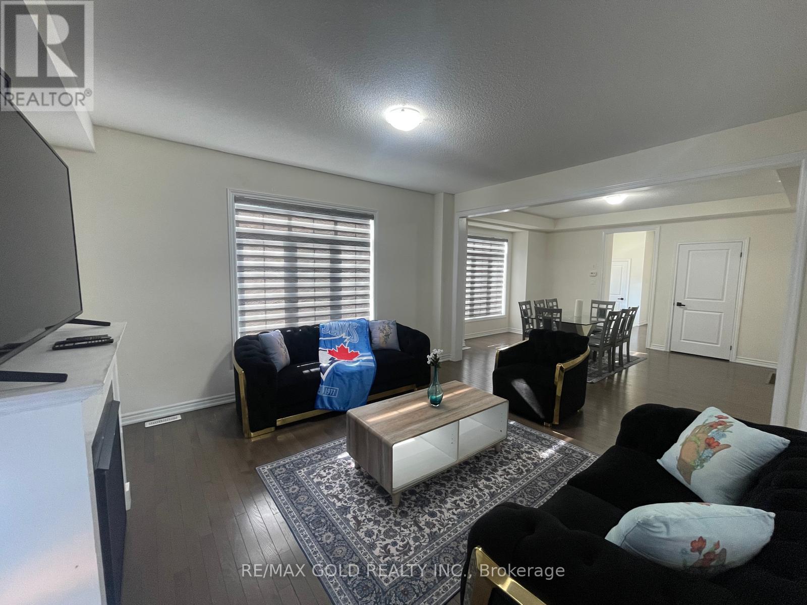 537 VETERANS DRIVE - 6