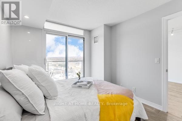 #1405 1940 IRONSTONE DRIVE - 18