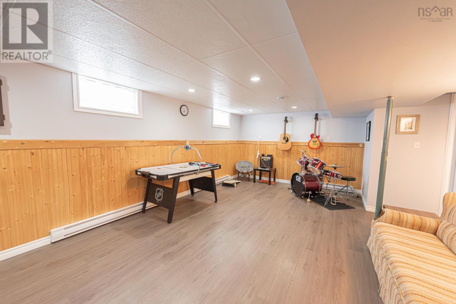 Property 23 of 39 of 9 Terrace Avenue