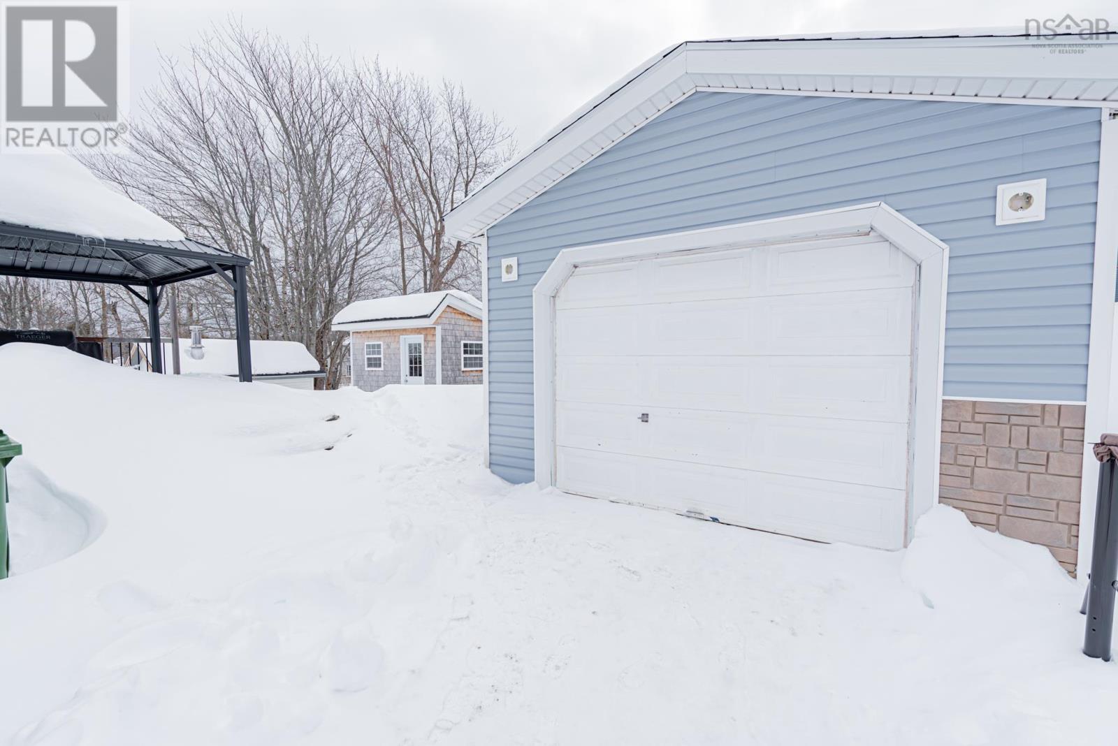 Property 32 of 39 of 9 Terrace Avenue