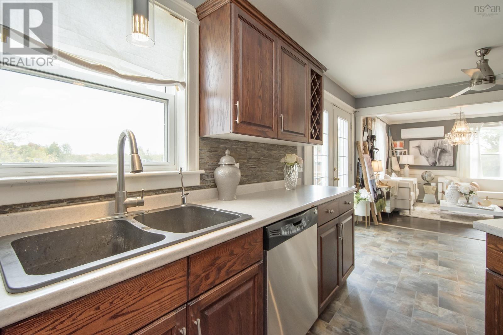 Property 11 of 49 of 120 Willow Avenue