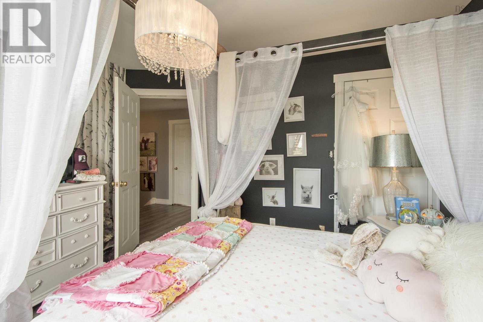 Property 28 of 49 of 120 Willow Avenue