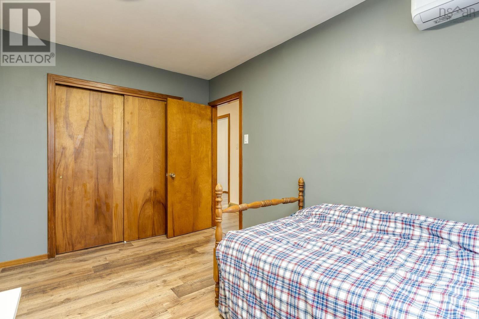 Property 20 of 30 of 7 Palisade Place