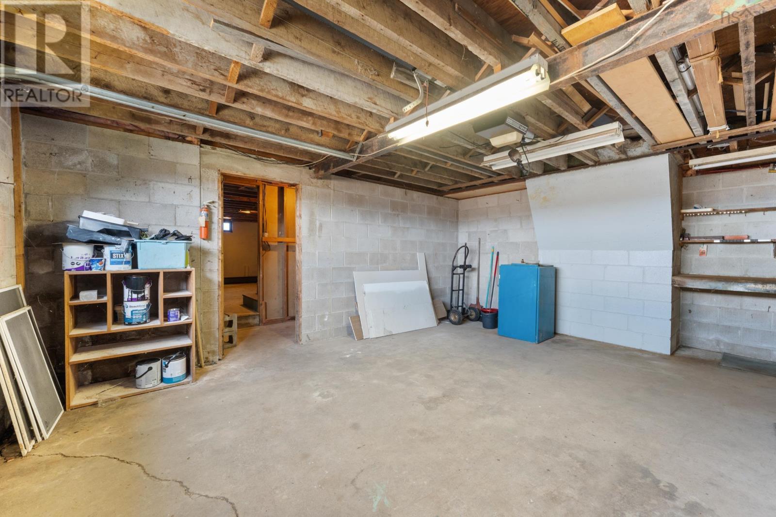 Property 36 of 50 of 172 Highway 1