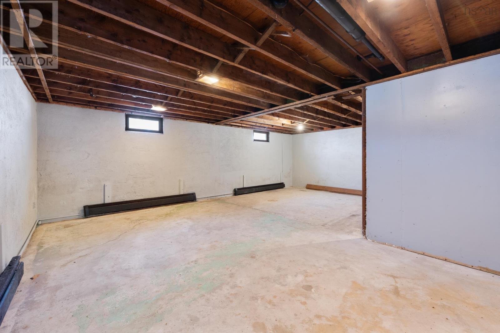 Property 31 of 50 of 172 Highway 1