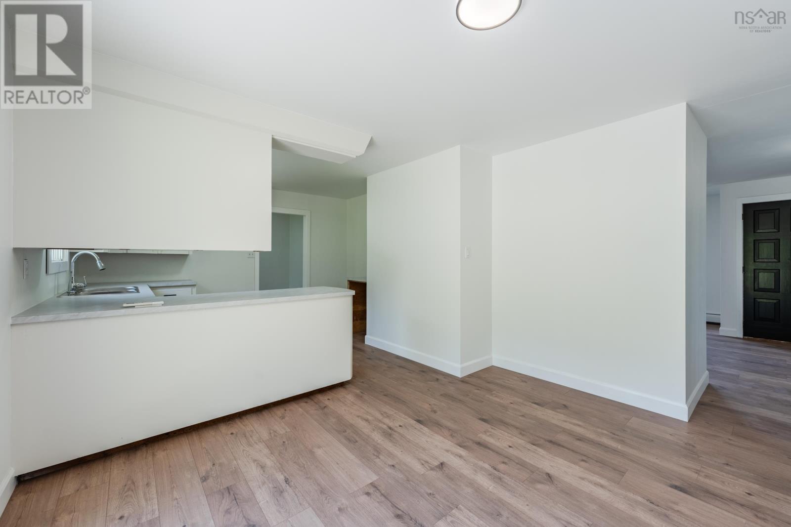 Property 16 of 50 of 172 Highway 1