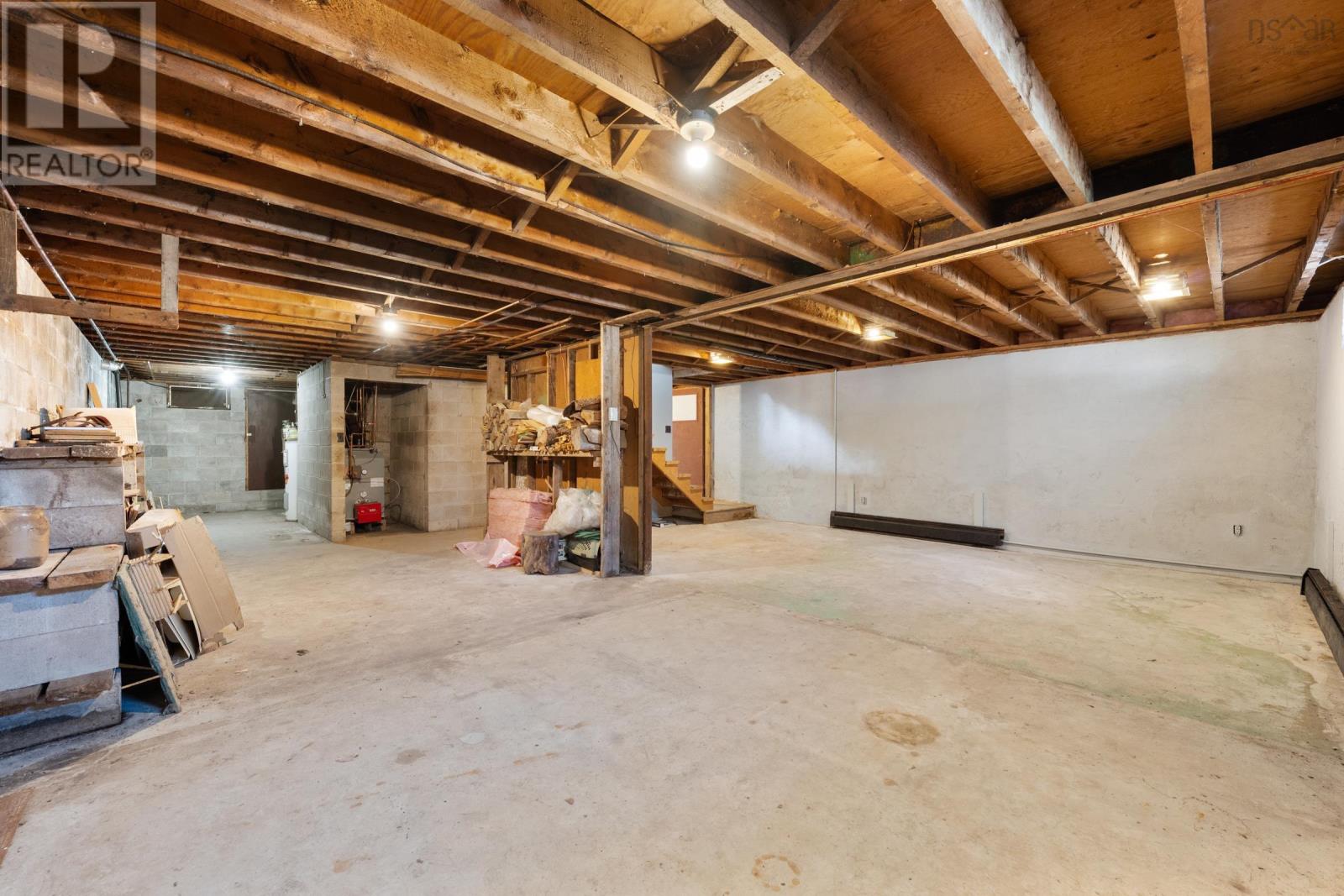 Property 33 of 50 of 172 Highway 1