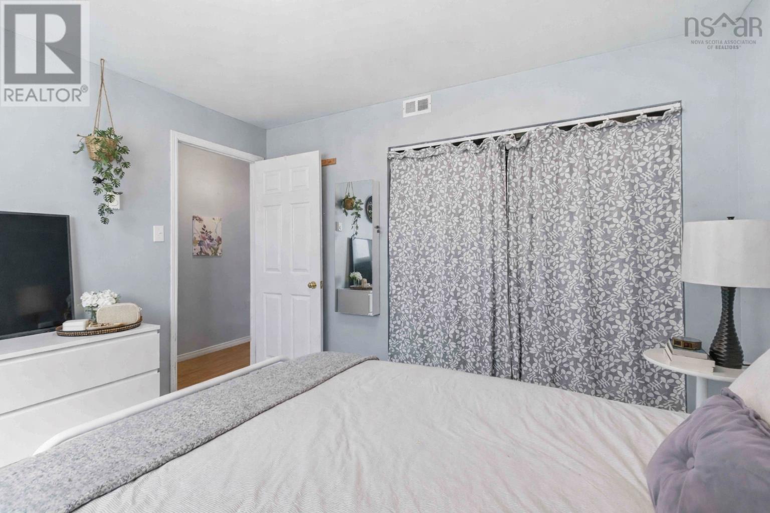 Property 28 of 35 of 37 Kindling Crescent