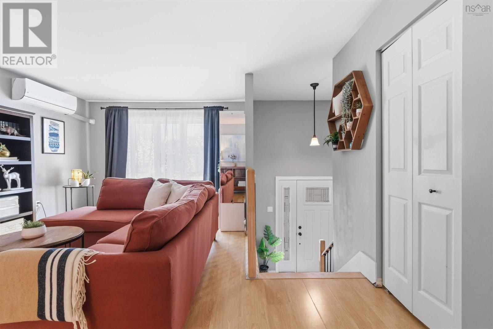 Property 15 of 35 of 37 Kindling Crescent