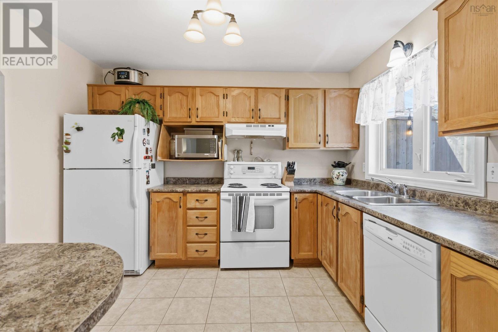 Property 18 of 35 of 37 Kindling Crescent