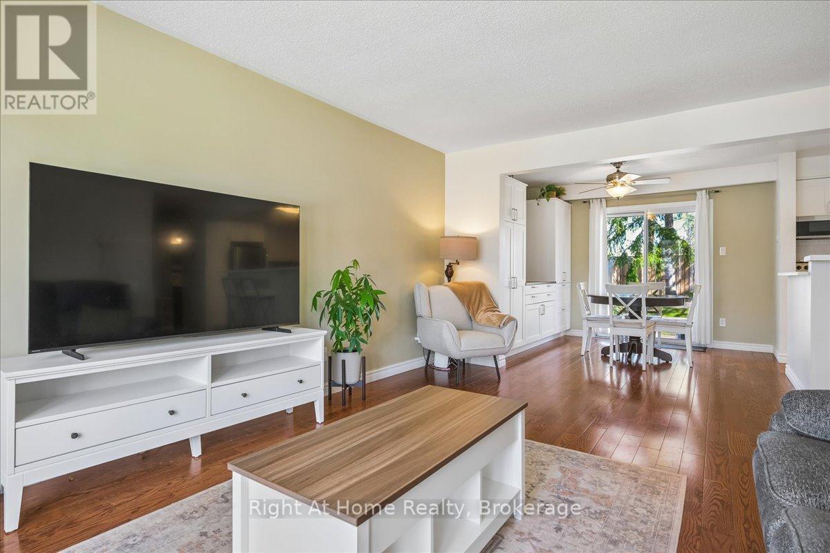 208 MCCRANEY STREET W - 5