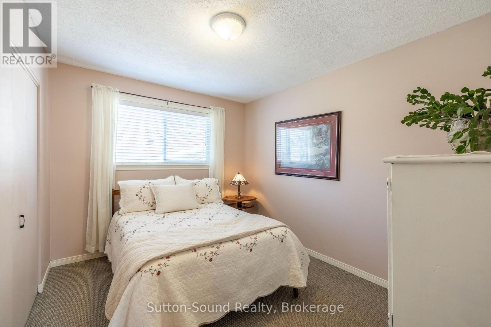 50 4TH AVENUE W - 15