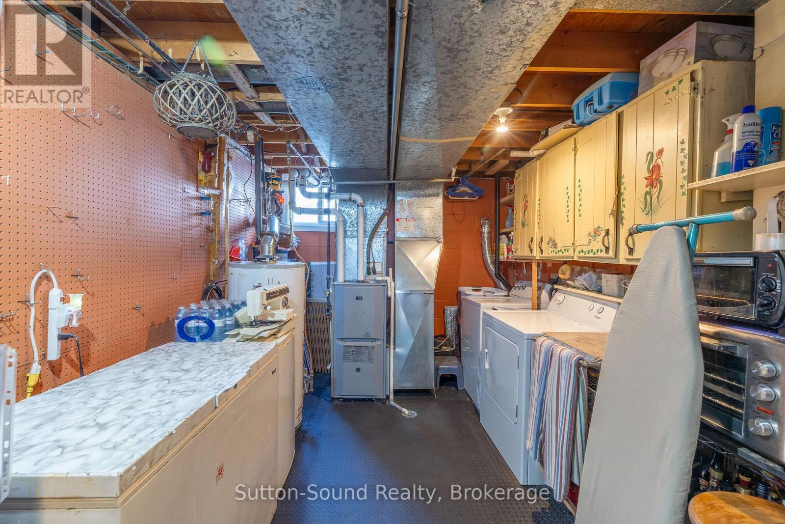50 4TH AVENUE W - 25