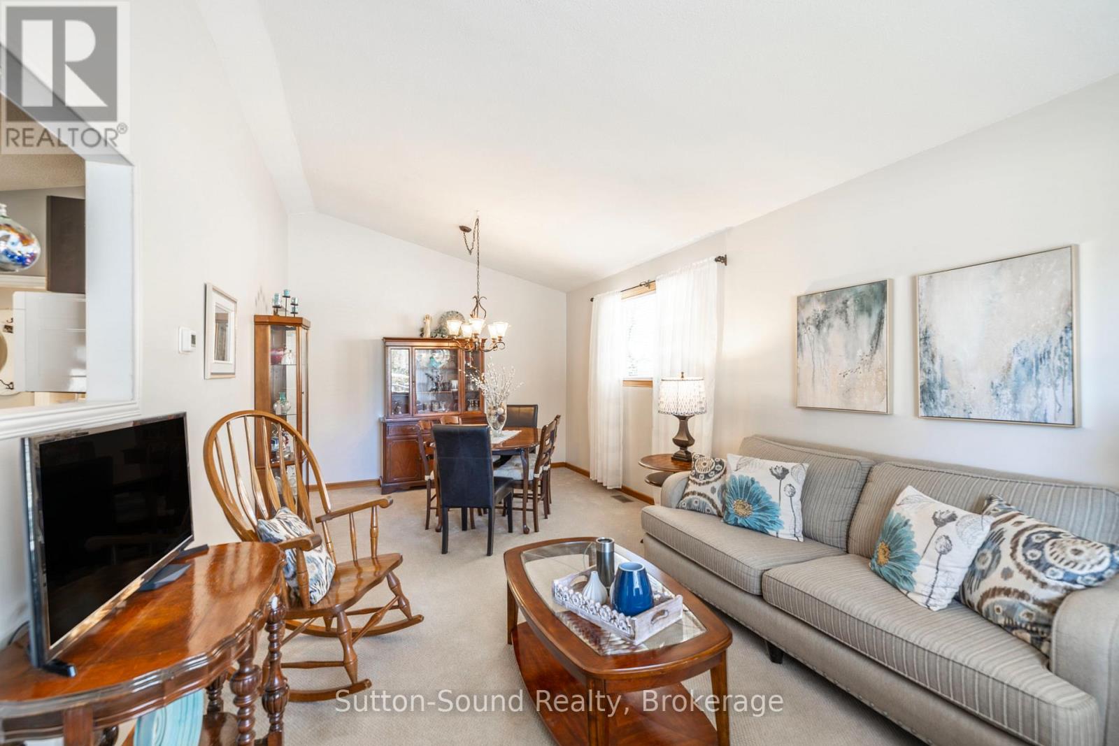 50 4TH AVENUE W - 6