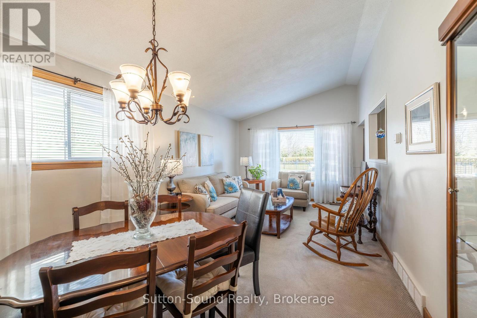 50 4TH AVENUE W - 8