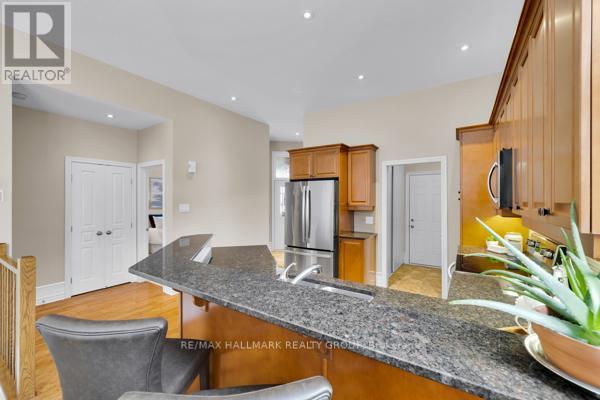155 ROYAL LANDING GATE - 19