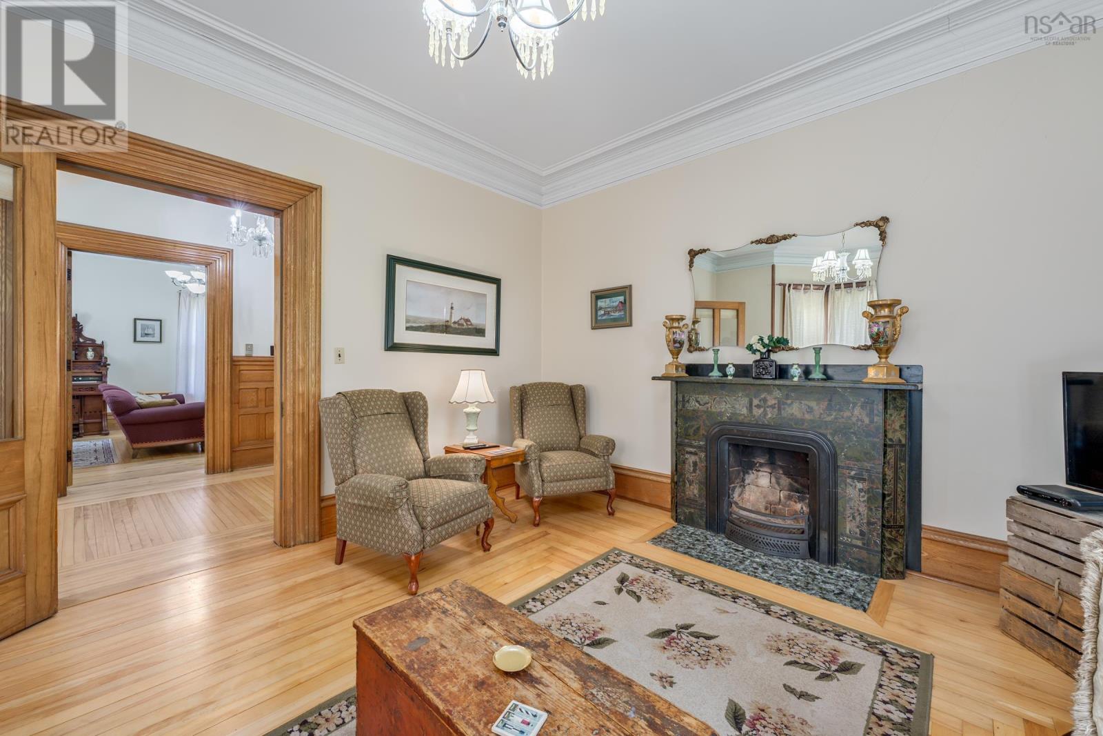 Property 9 of 50 of 42 Queen Street