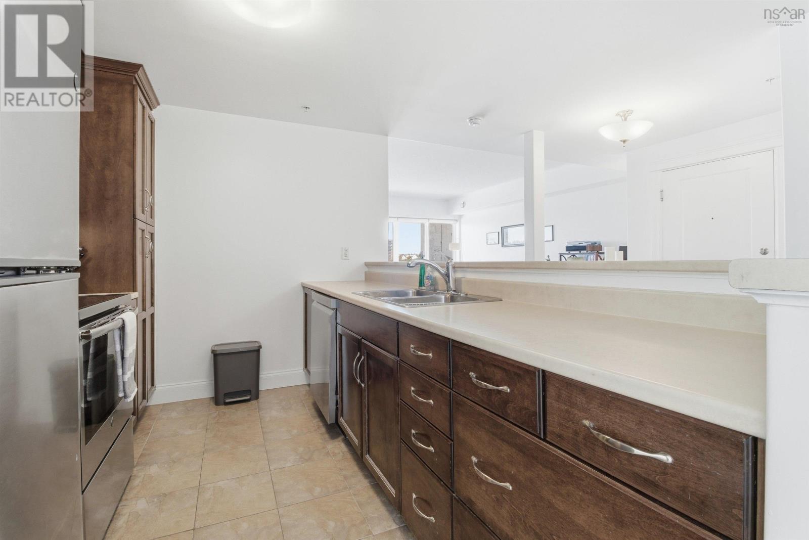 #107 60 WALTER HAVILL DRIVE - 9