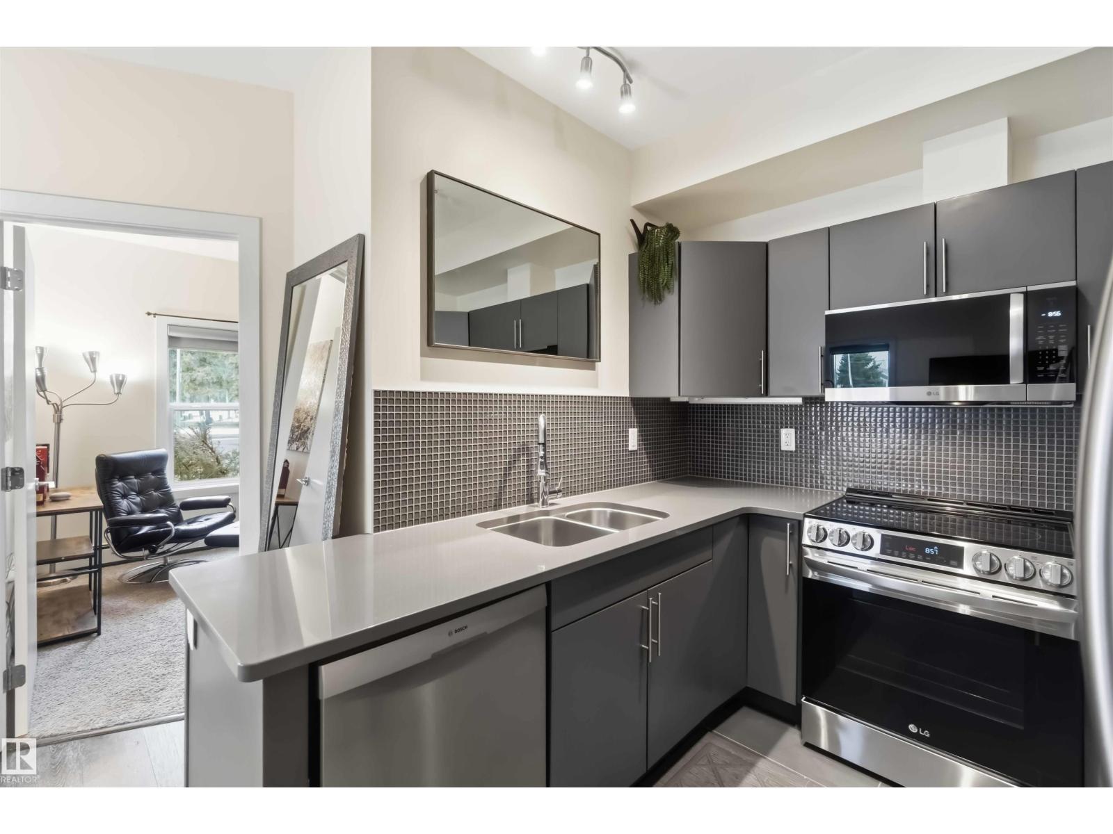 #114 10611 117 ST NW, Edmonton