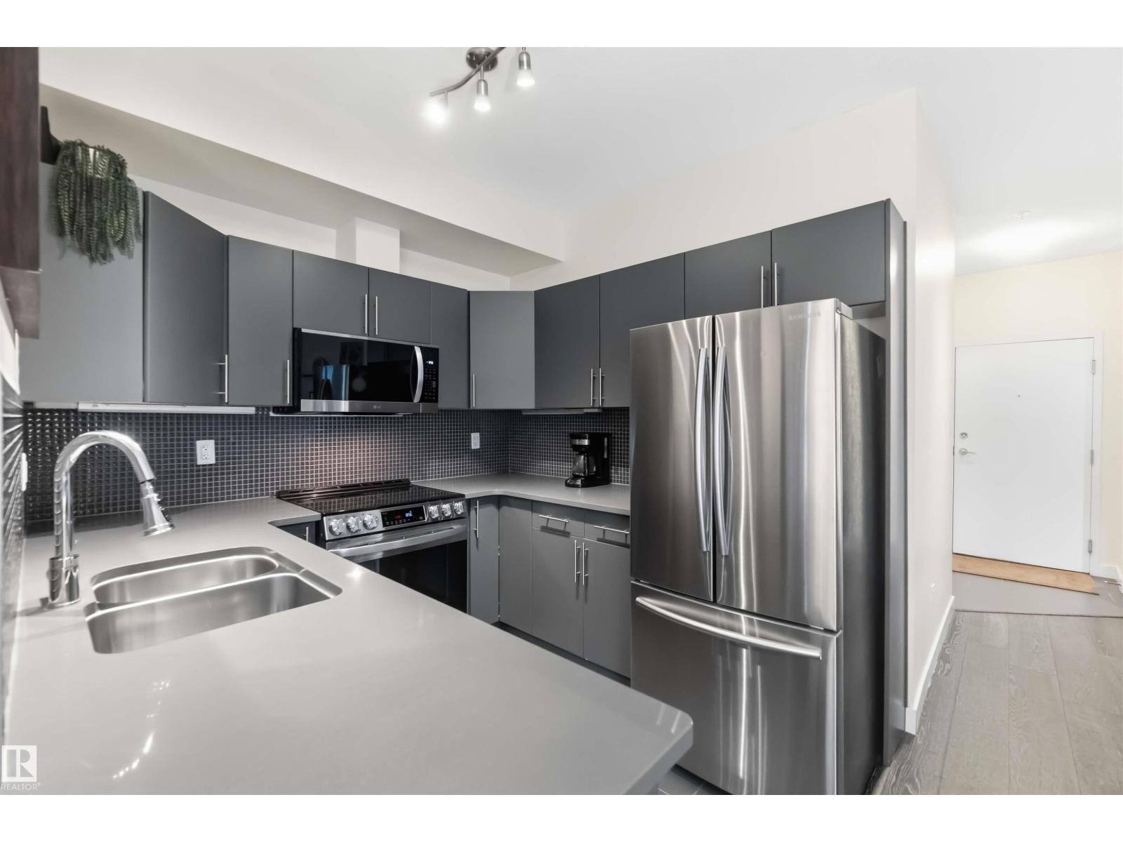 #114 10611 117 ST NW, Edmonton