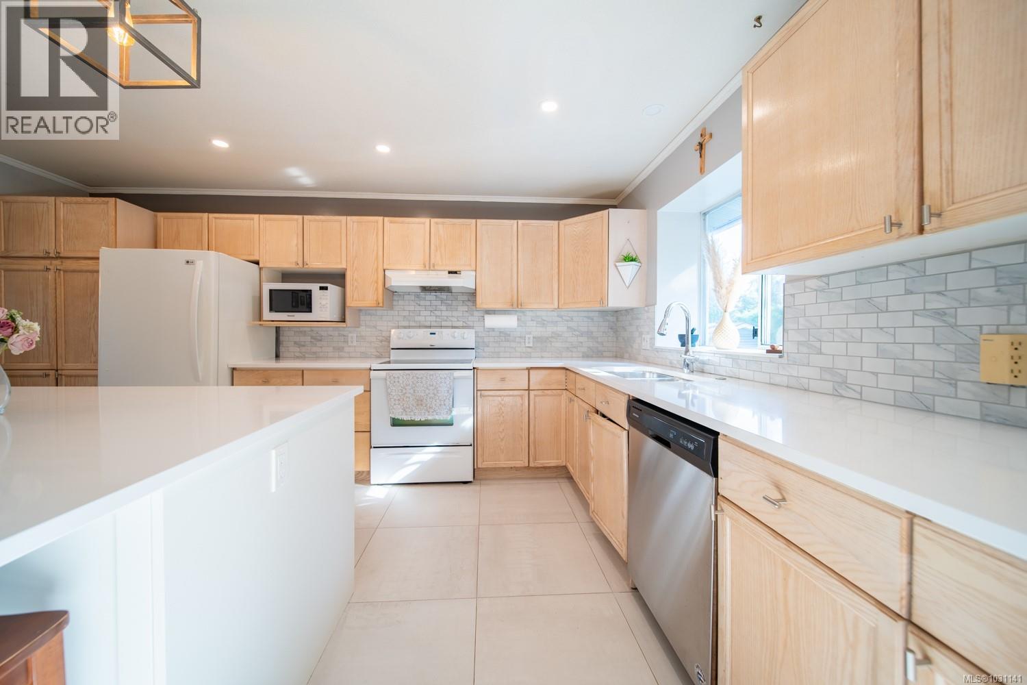 5668 Rutherford Rd, Nanaimo