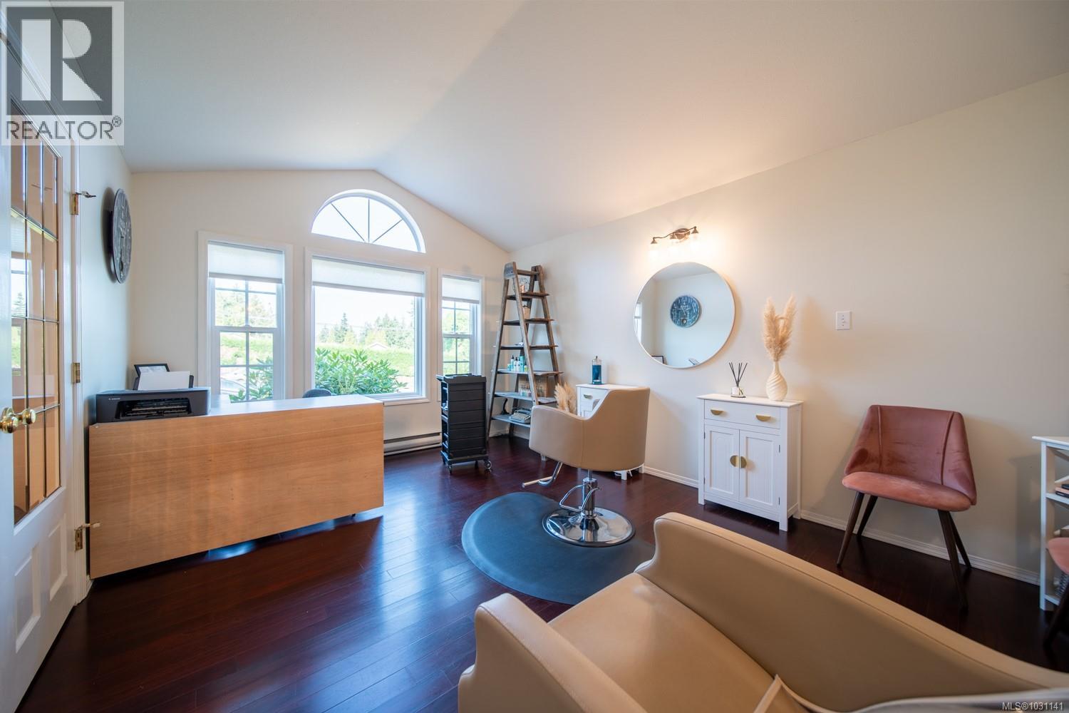 5668 Rutherford Rd, Nanaimo