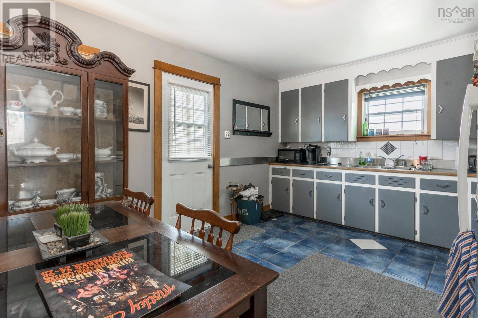 50 RAYMOND STREET - 8