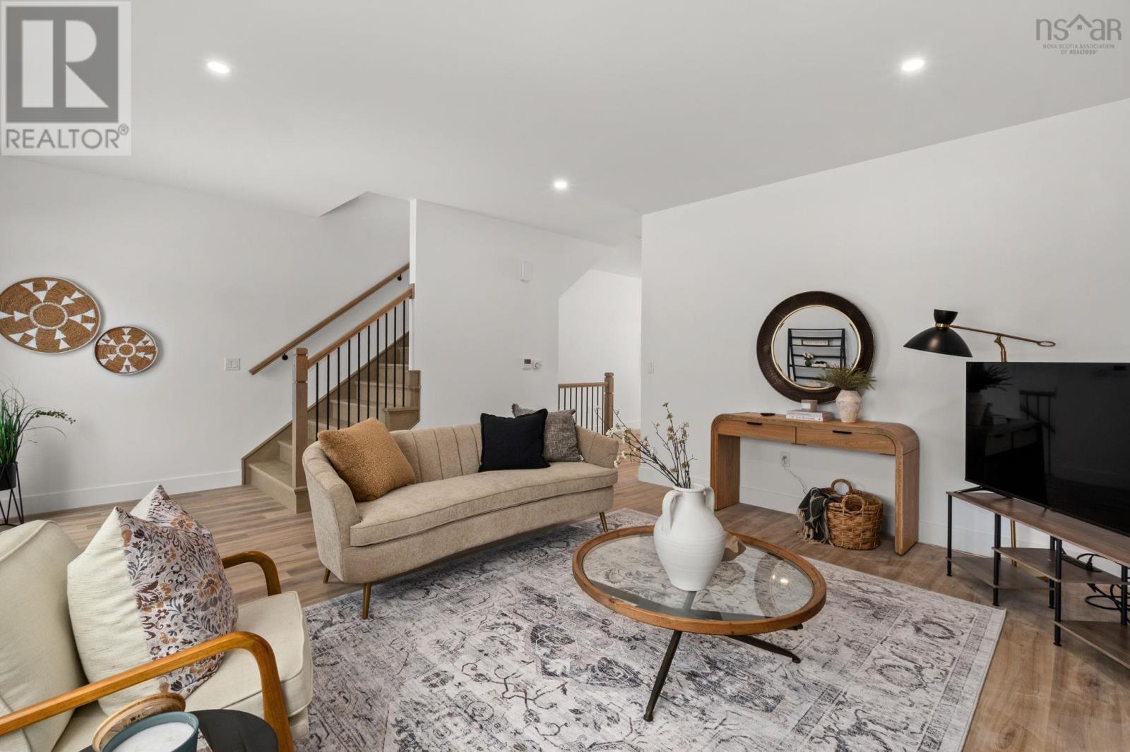 Property 18 of 46 of 11 Wanders Way