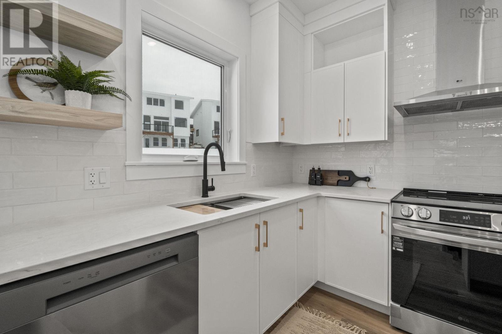 Property 13 of 46 of 11 Wanders Way