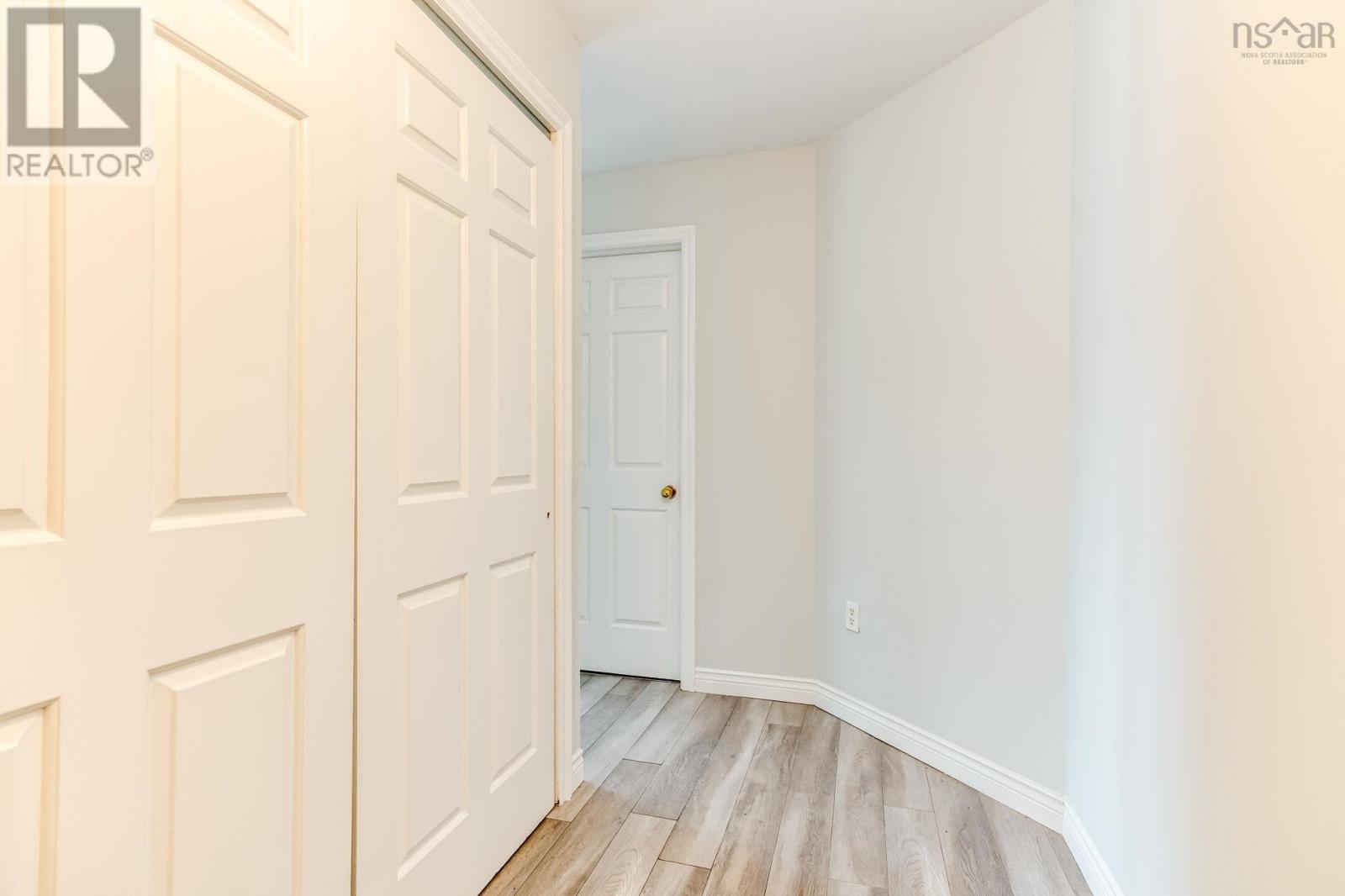 #306 110 FARNHAM GATE ROAD - 6