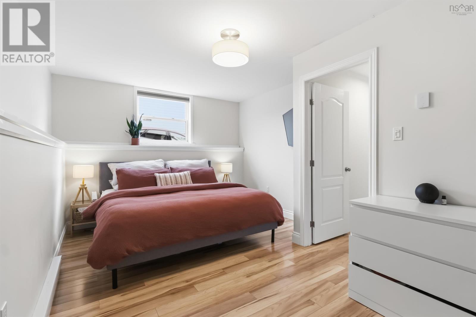 Property 30 of 39 of 131 Serop Crescent