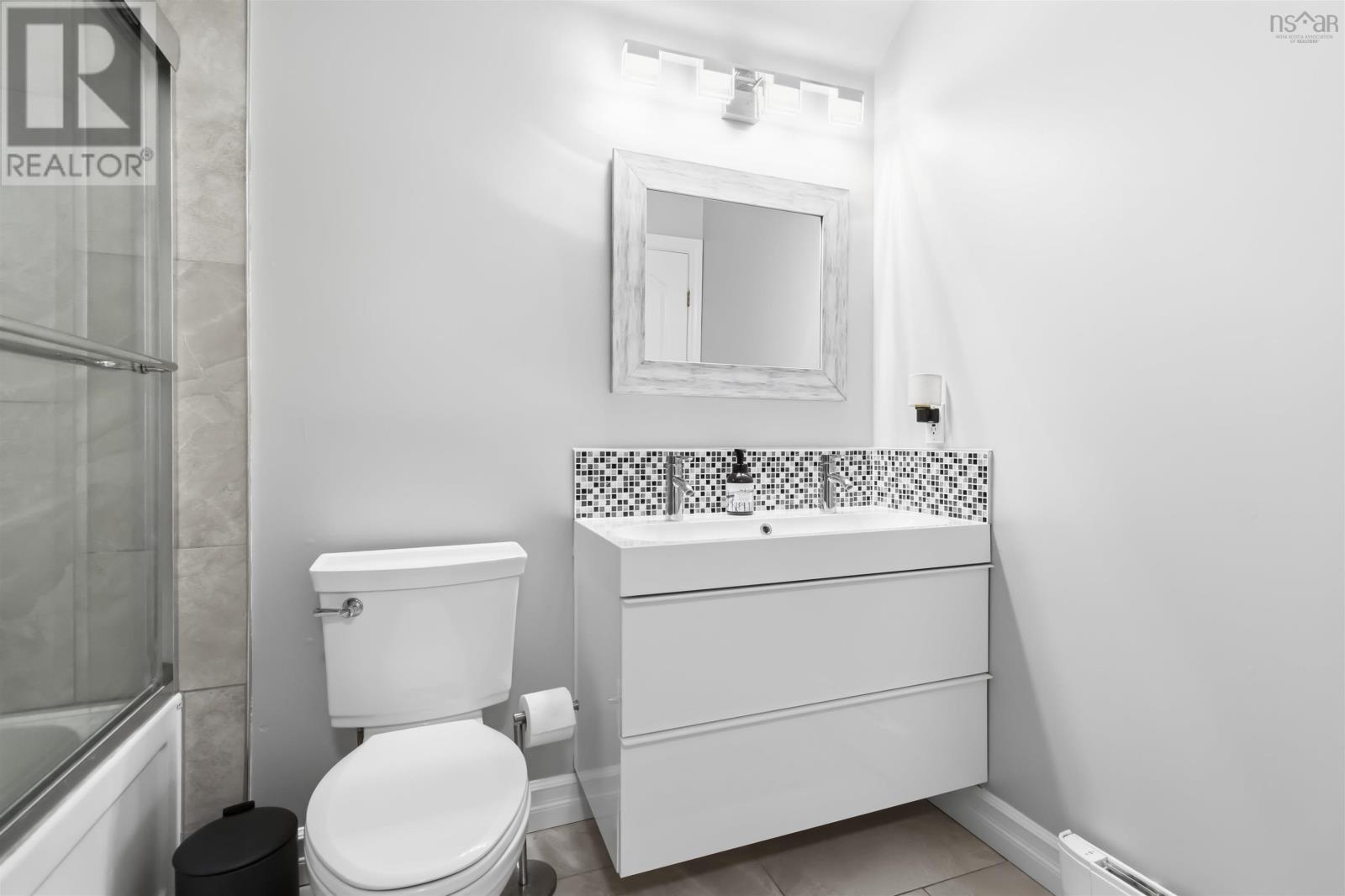 Property 28 of 39 of 131 Serop Crescent