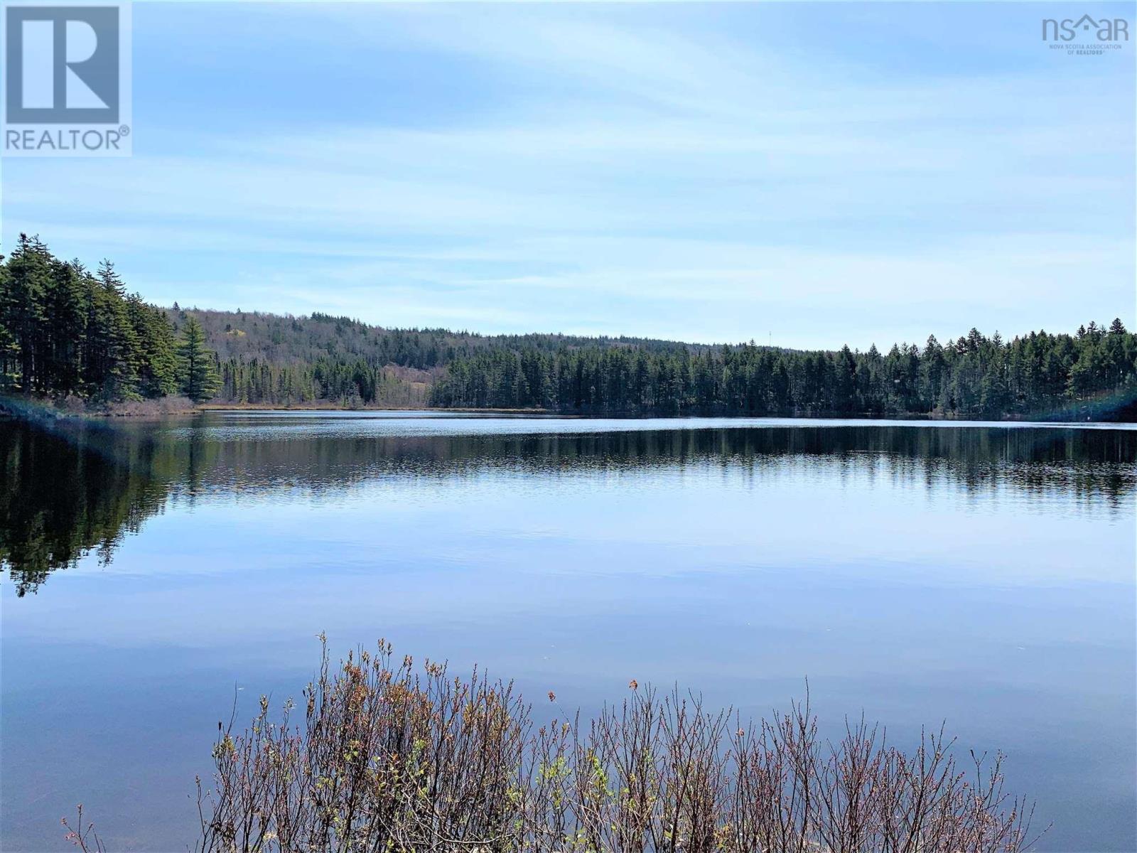 Property 4 of 7 of Lakelands Road