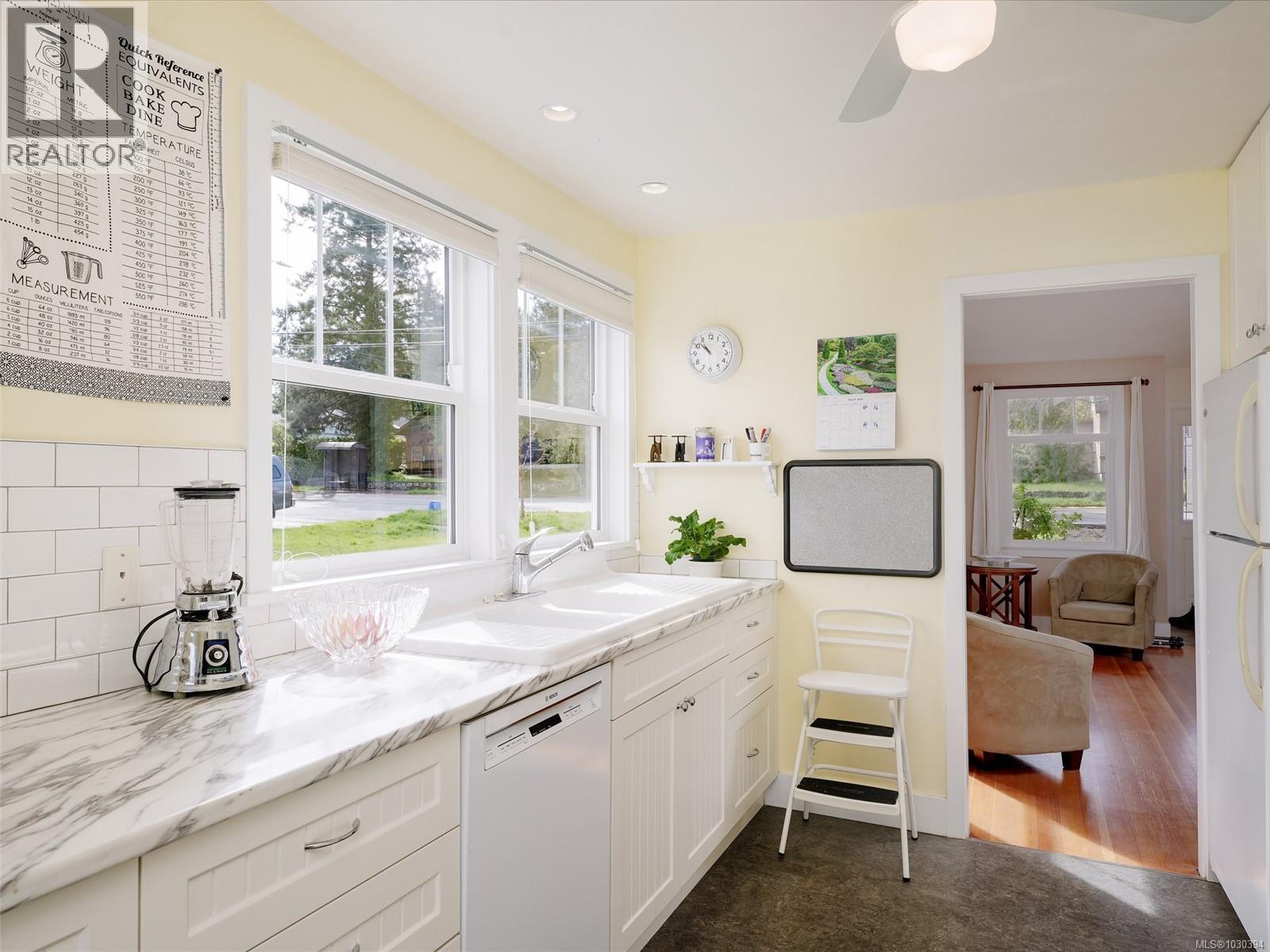  1064 Colville Road, Esquimalt