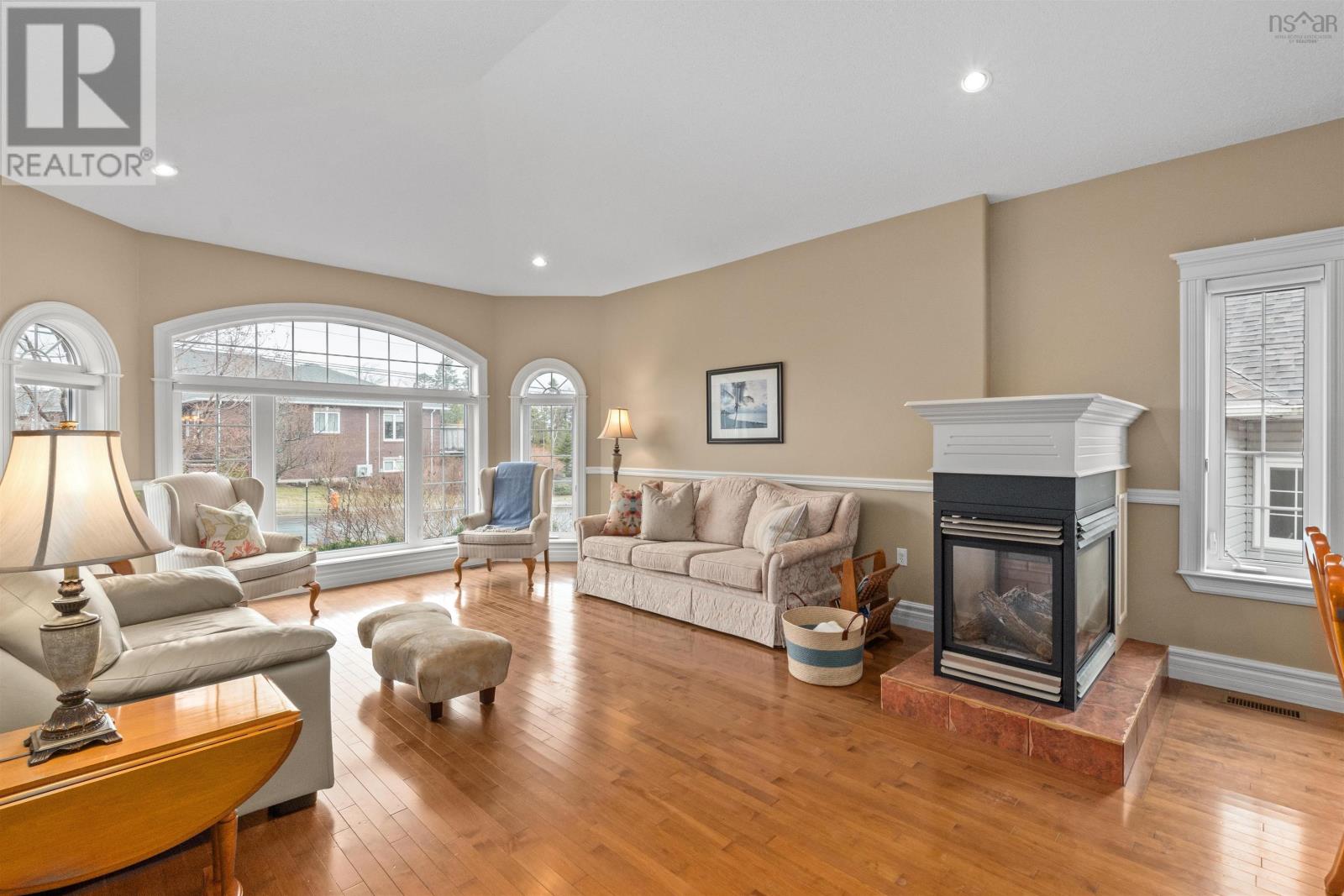 Property 3 of 27 of 364 Southgate Drive