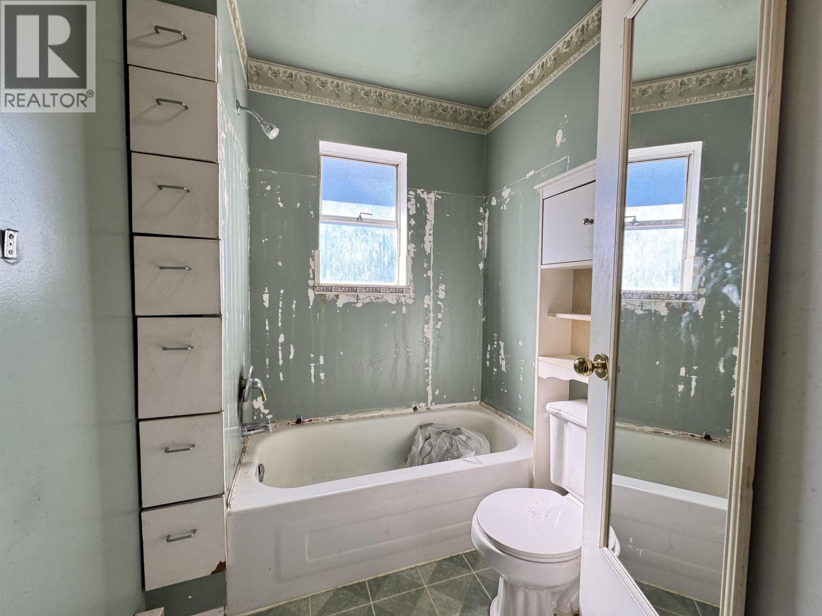 536 W 9TH AVENUE - 13