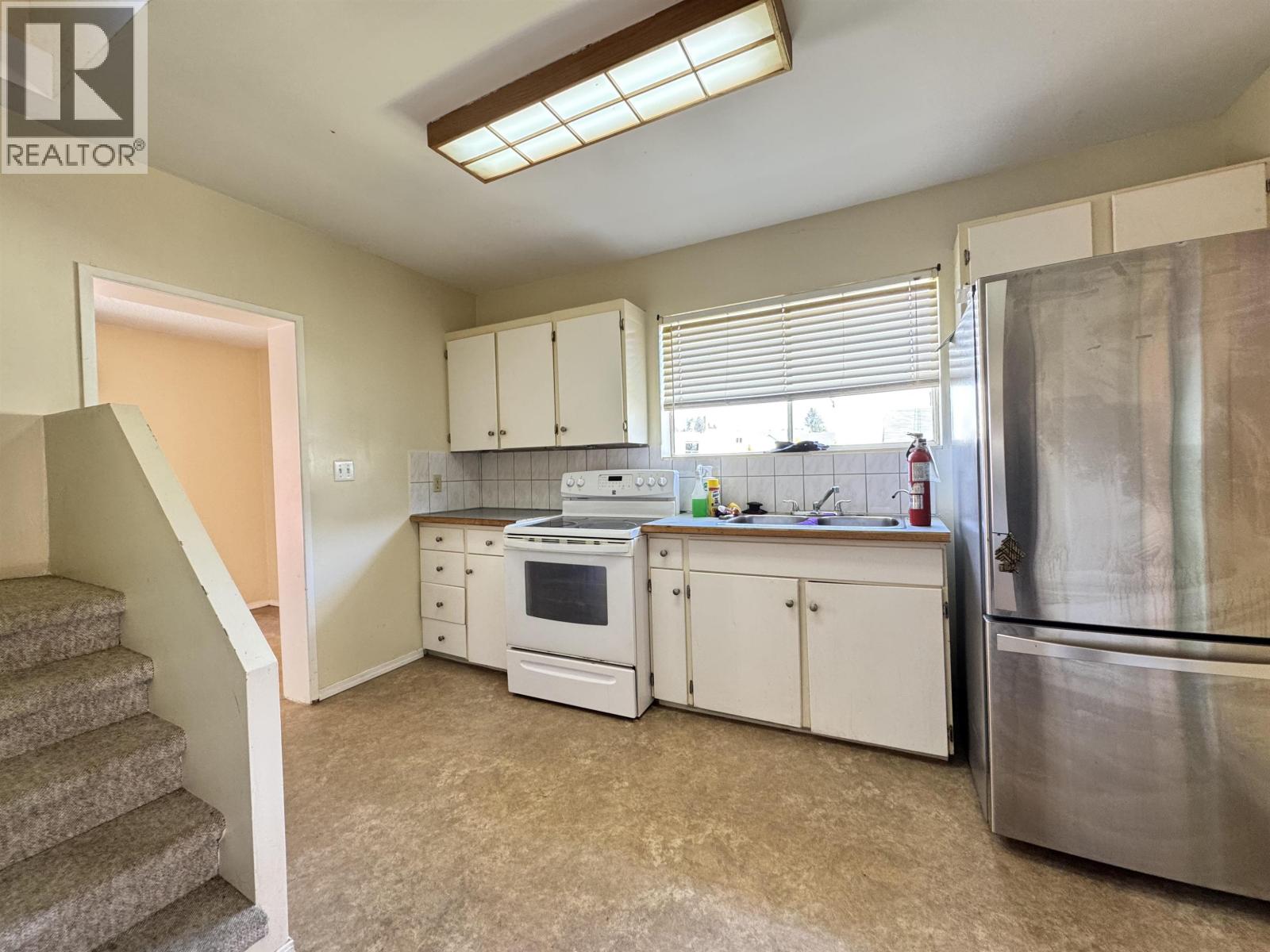 536 W 9TH AVENUE - 9