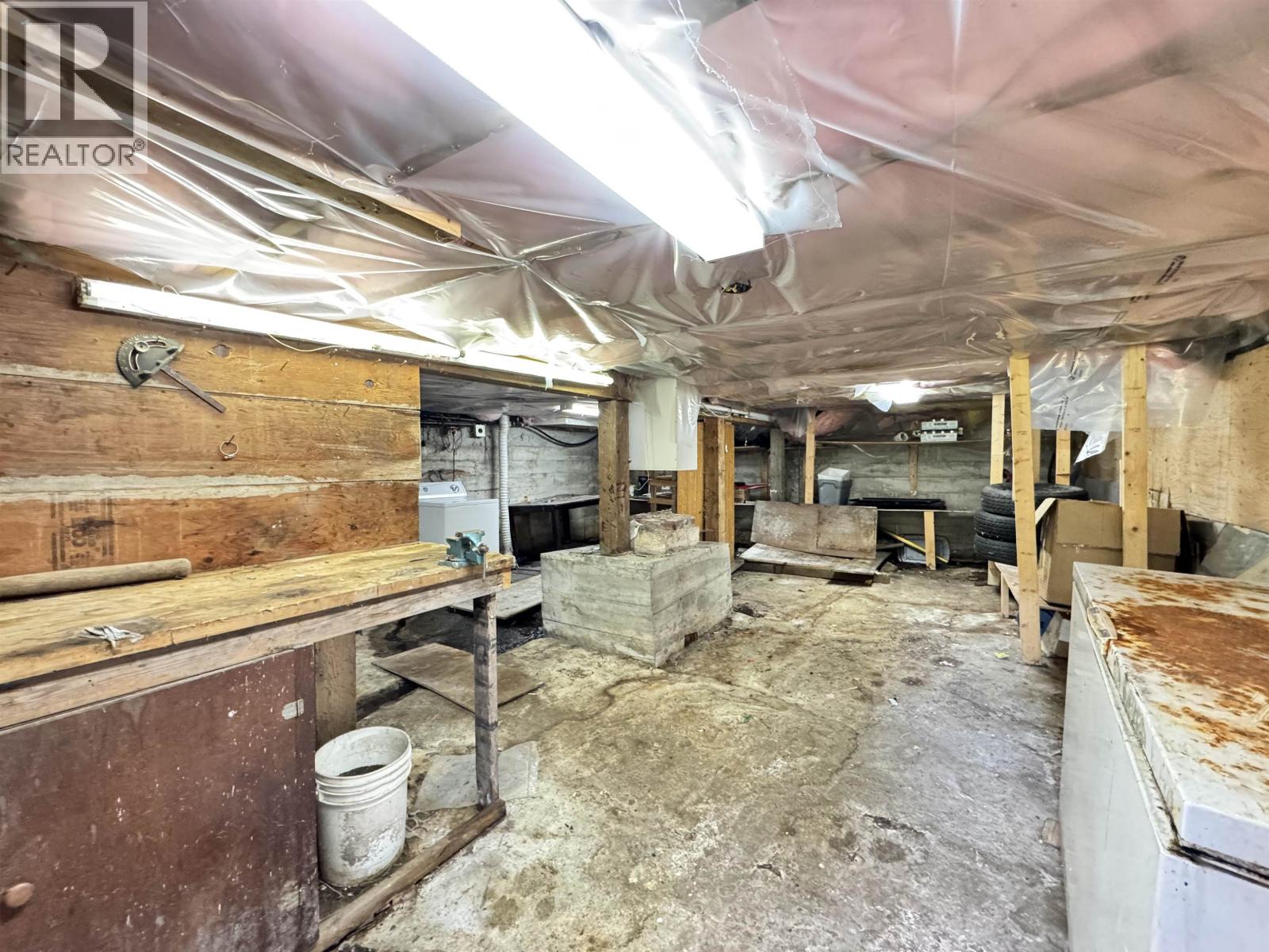 536 W 9TH AVENUE - 18