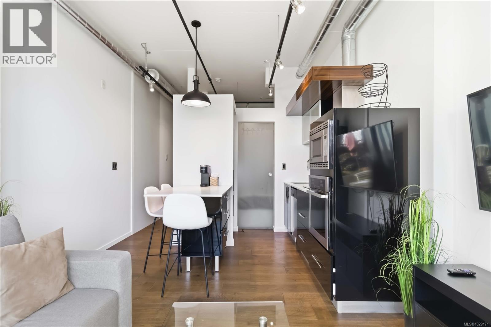 330 1029 View Street, Victoria