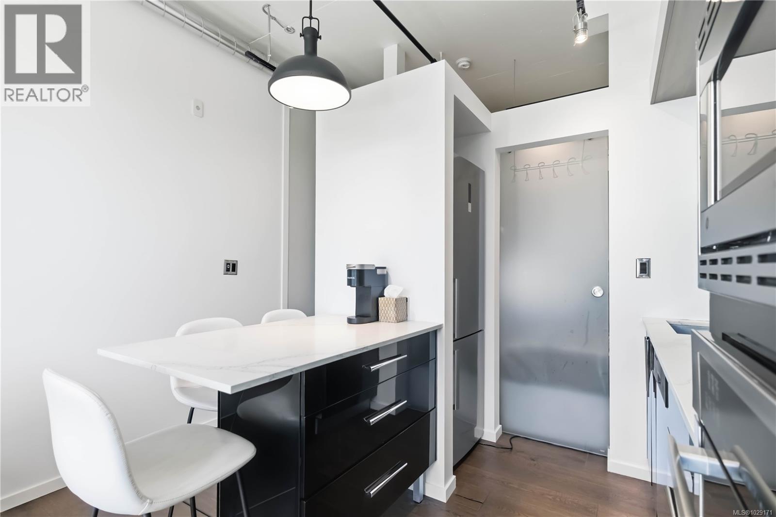 330 1029 View Street, Victoria