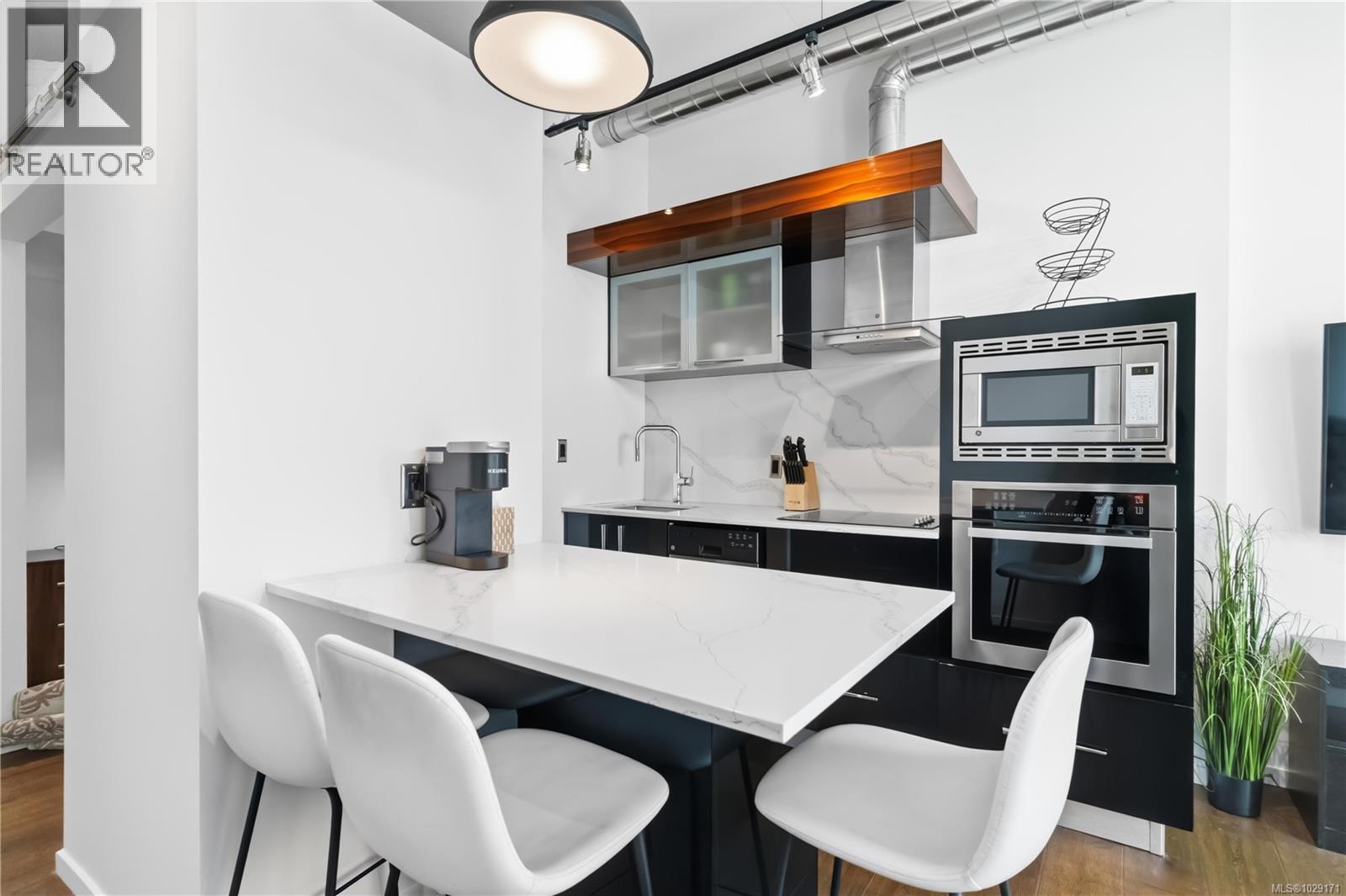 330 1029 View Street, Victoria