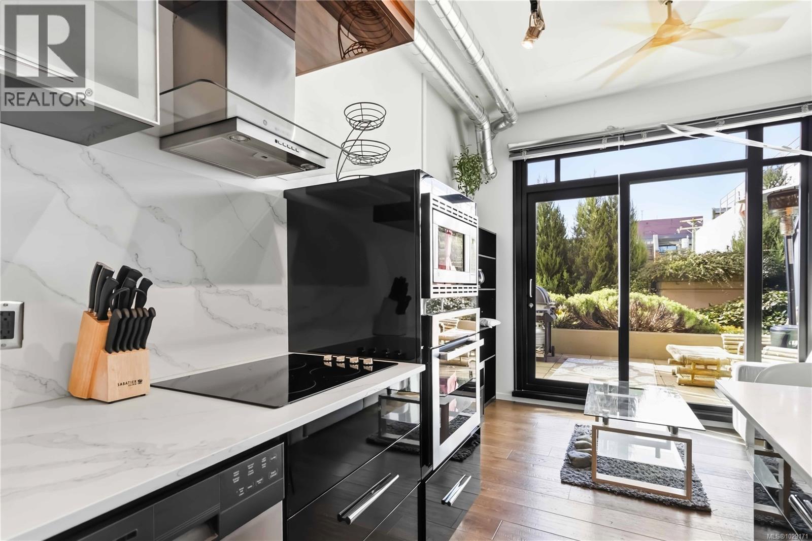 330 1029 View Street, Victoria